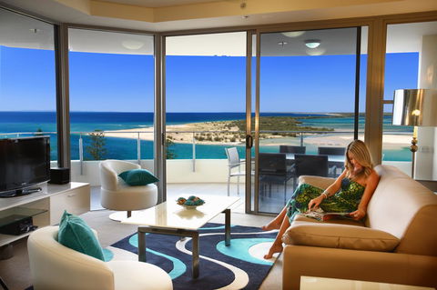 Monaco Caloundra - Accommodation Asia 32
