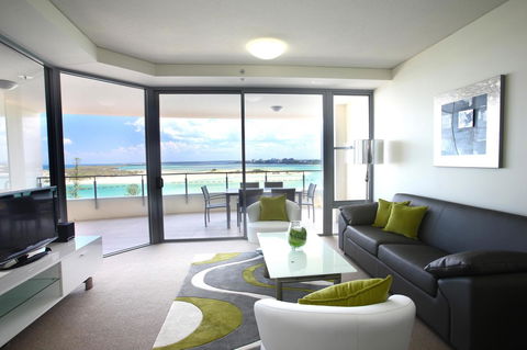 Monaco Caloundra - Accommodation Asia 38