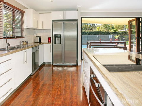 Beach House On Jones Parade, Central Coolum Beach - Accommodation Asia 5