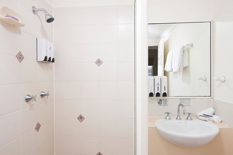 Park Regis Anchorage - Accommodation Asia 9