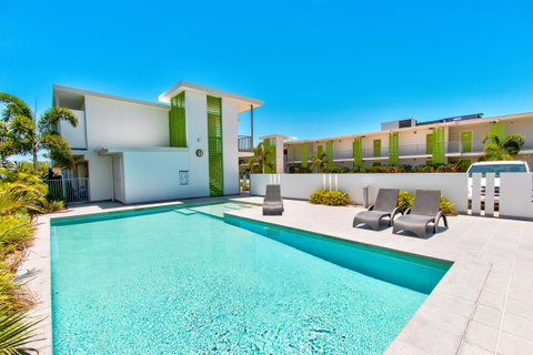 Mackay Oceanside Central Hotel Official - Accommodation Guide 8
