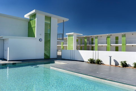 Mackay Oceanside Central Hotel Official - Accommodation Guide 0