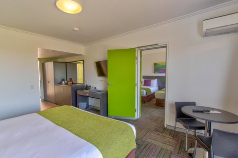 Mackay Oceanside Central Hotel Official - Accommodation Guide 12