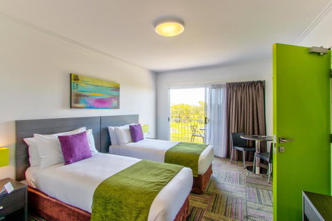 Mackay Oceanside Central Hotel Official - Accommodation Guide 11