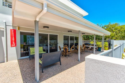 Mackay Oceanside Central Hotel Official - Accommodation Guide 16