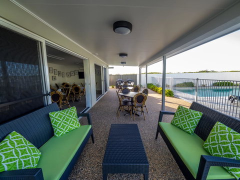 Mackay Oceanside Central Hotel Official - Accommodation Guide 32