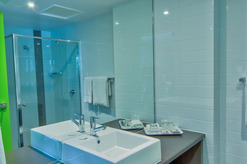 Mackay Oceanside Central Hotel Official - Accommodation Guide 13