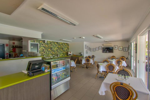 Mackay Oceanside Central Hotel Official - Accommodation Guide 14