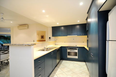 Oasis At Palm Cove - Accommodation China 20