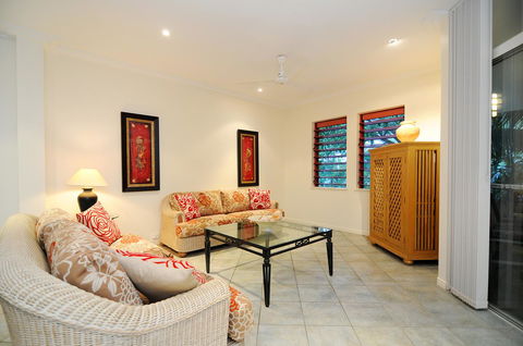 Oasis At Palm Cove - Accommodation China 1
