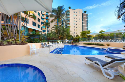 Peninsular Beachfront Resort - Accommodation China 12