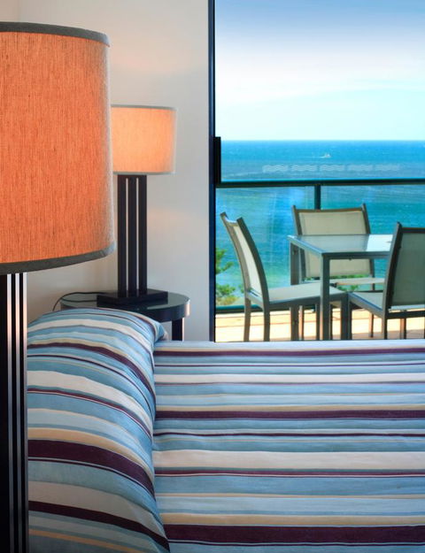 Peninsular Beachfront Resort - Accommodation China 37