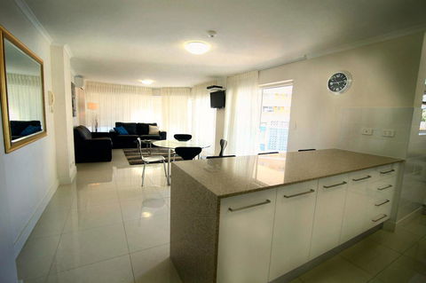 Grosvenor Beachfront Apartments Surfers Paradise - Accommodation Asia 3