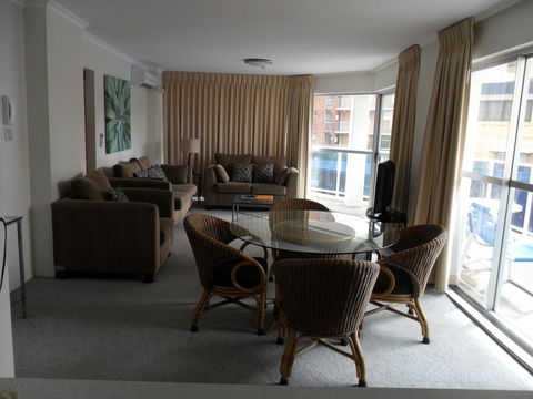 Grosvenor Beachfront Apartments Surfers Paradise - Accommodation Asia 23