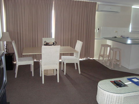 Grosvenor Beachfront Apartments Surfers Paradise - Accommodation Asia 26