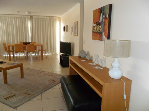 Grosvenor Beachfront Apartments Surfers Paradise - Accommodation Asia 10