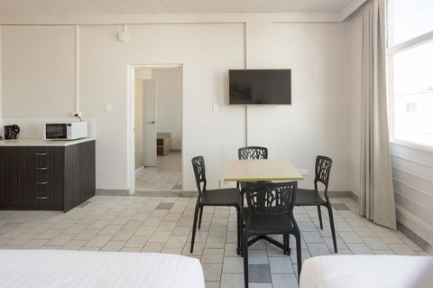 Nightcap At Emerald Star Hotel - Accommodation Asia 29
