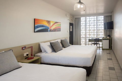 Nightcap At Emerald Star Hotel - Accommodation Asia 42