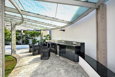 Soul Surfers Paradise - Gclr - Accommodation Asia 42