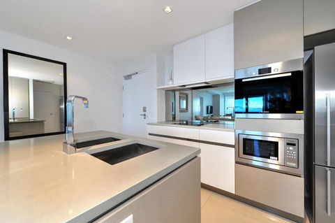 Soul Surfers Paradise - Gclr - Accommodation Asia 24
