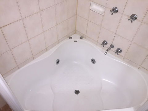 Country Gardens Motor Inn - Accommodation Asia 6