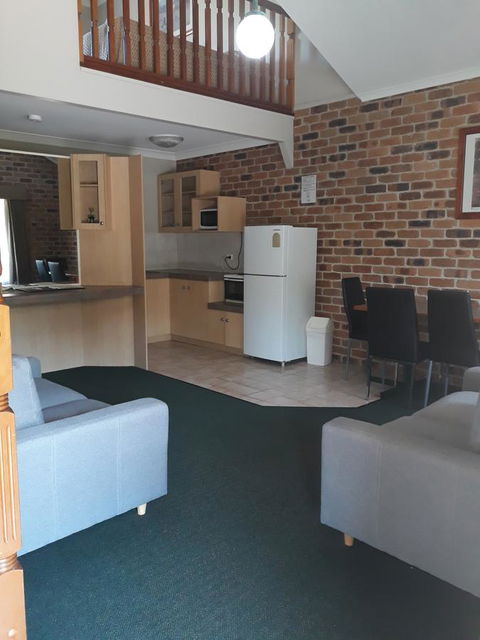 Country Gardens Motor Inn - Accommodation Asia 1