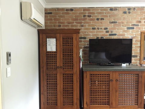 Country Gardens Motor Inn - Accommodation Asia 25