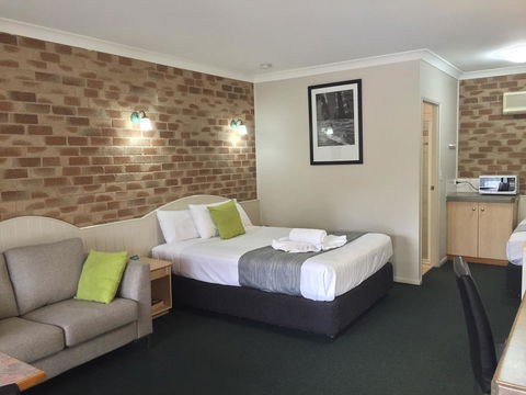 Country Gardens Motor Inn - Accommodation Asia 8