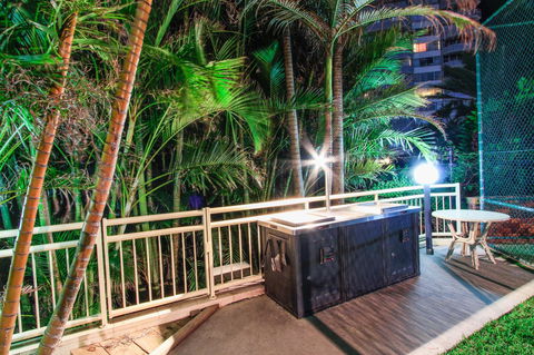 Seacrest Beachfront Apartments Surfers Paradise - Accommodation Asia 31