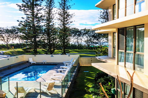 Seacrest Beachfront Apartments Surfers Paradise - Accommodation Asia 40