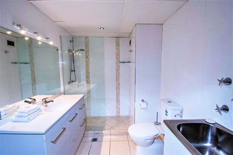 Seacrest Beachfront Apartments Surfers Paradise - Accommodation Asia 15
