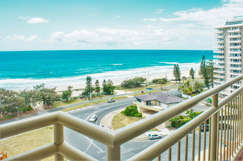 Seacrest Beachfront Apartments Surfers Paradise - Accommodation Asia 11