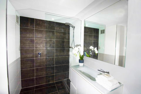 Seacrest Beachfront Apartments Surfers Paradise - Accommodation Asia 22