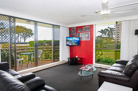 Seacrest Beachfront Apartments Surfers Paradise - Accommodation Asia 9