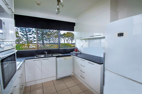 Seacrest Beachfront Apartments Surfers Paradise - Accommodation Asia 12