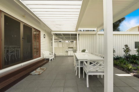 Frangipani House - Accommodation Asia 30