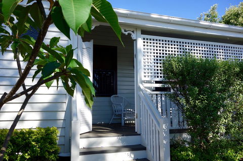 Frangipani House - Accommodation Asia 1