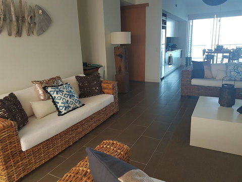 Penthouse On Bright Point - Accommodation Asia 4