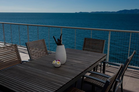 Penthouse On Bright Point - Accommodation Asia 1