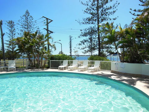 Crystal Bay On The Broadwater - Accommodation Asia 9