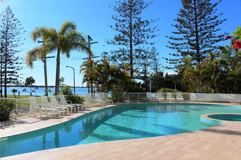 Crystal Bay On The Broadwater - Accommodation Asia 25