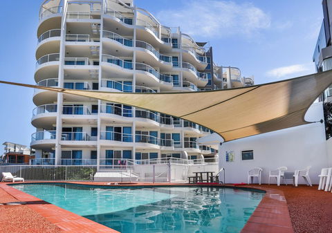 Regency On The Beach - Accommodation China 2