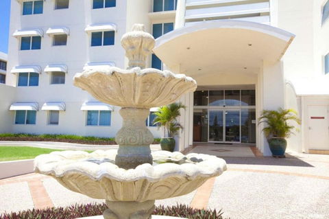 Regency On The Beach - Accommodation China 15
