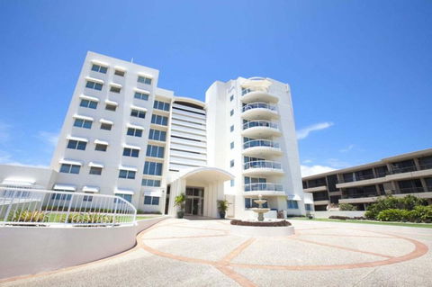 Regency On The Beach - Accommodation China 14