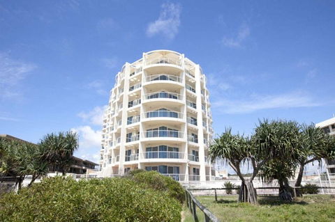 Regency On The Beach - Accommodation China 11