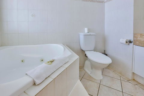 Regency On The Beach - Accommodation China 5