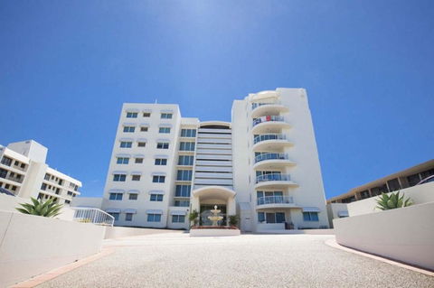 Regency On The Beach - Accommodation China 13