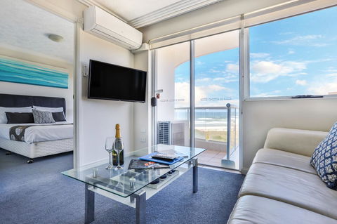 Regency On The Beach - Accommodation China 4
