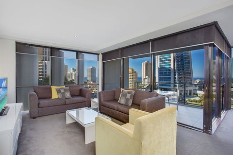 Mantra Circle On Cavill - Accommodation China 21