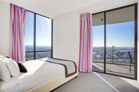Mantra Circle On Cavill - Accommodation China 7